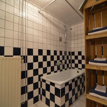 In Nieuwleusen Near And Nature, Cleaning Included * Bergen op Zoom