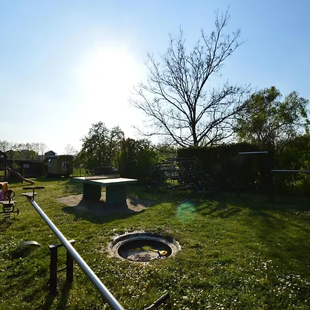 In Nieuwleusen Near And Nature, Cleaning Included Prázdninový dům Bergen op Zoom